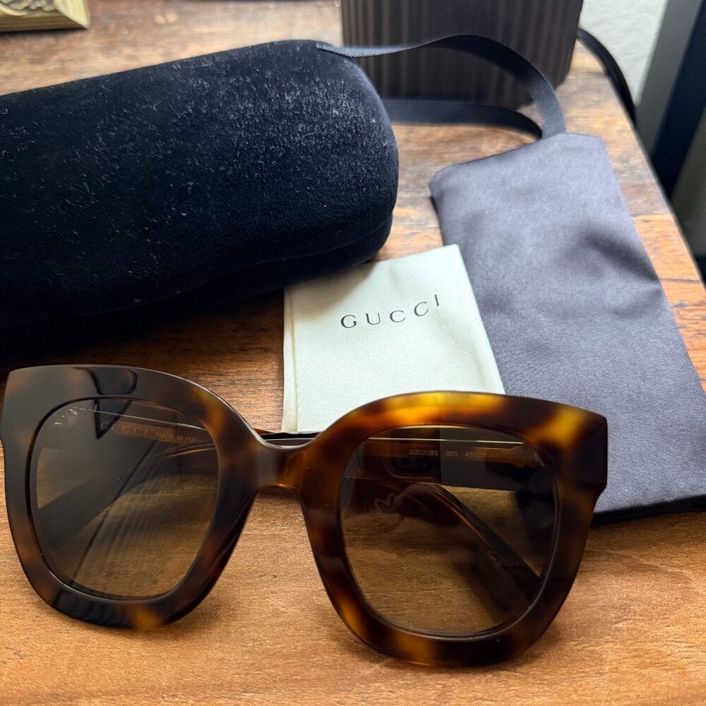 Authentic Gucci GG02082 003